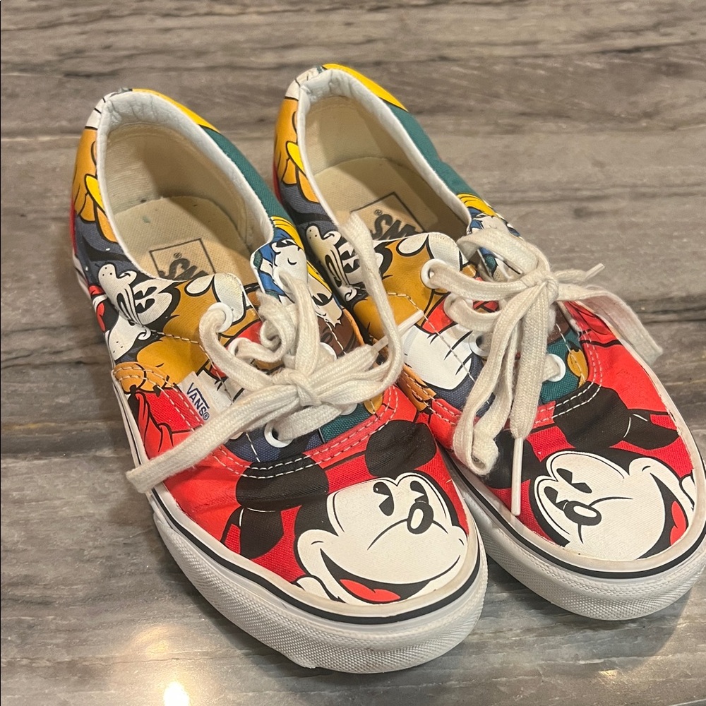 Vans Disney x Era 'Mickey and Friends men’s 4.5 or women’s 6 limited edition